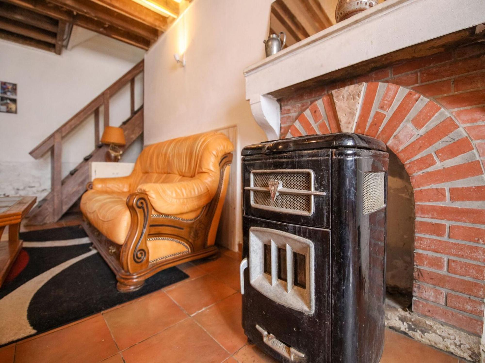 Traditional Holiday Home In Brinon Sur Beuvron Bagian luar foto