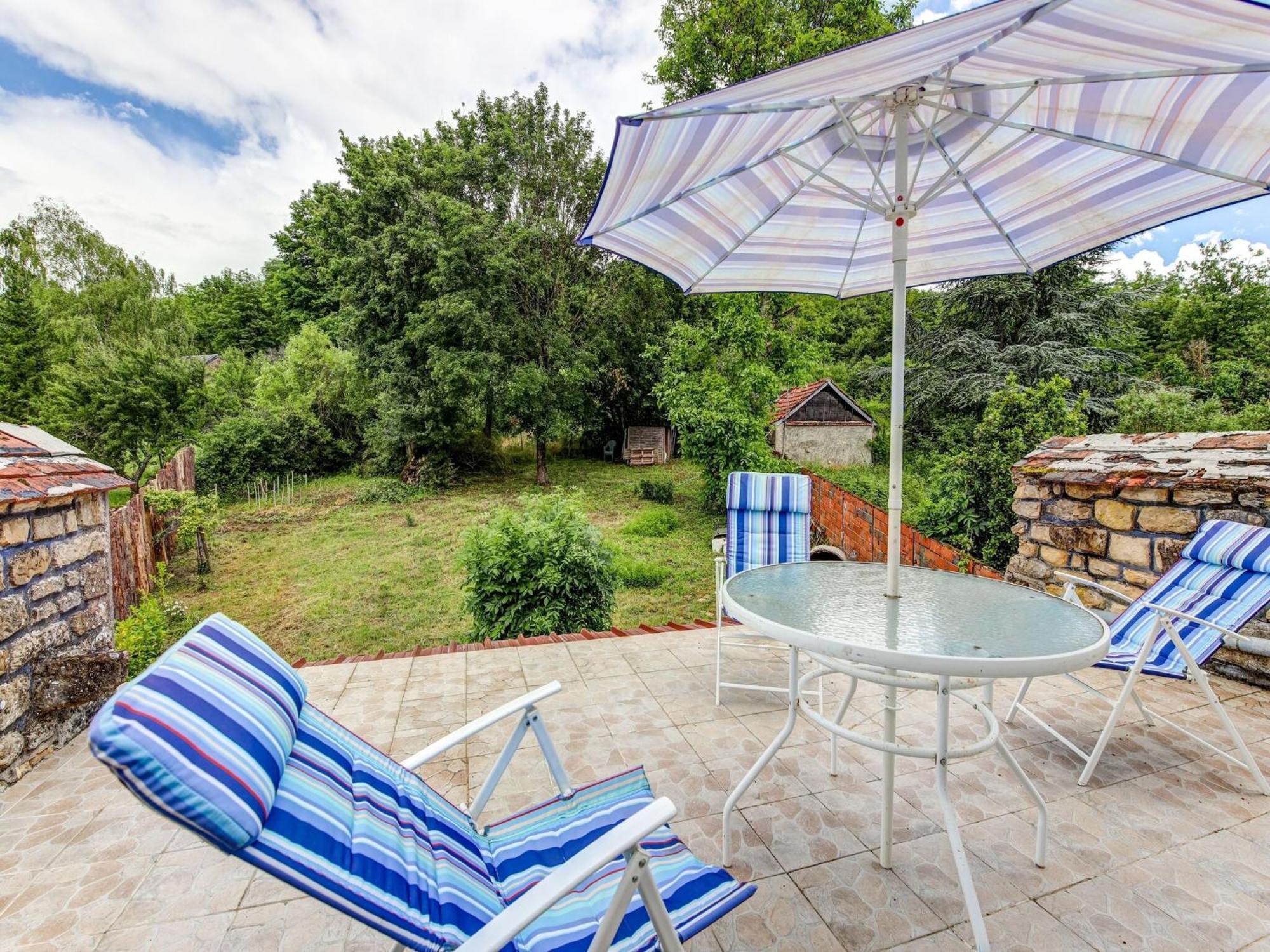 Traditional Holiday Home In Brinon Sur Beuvron Bagian luar foto