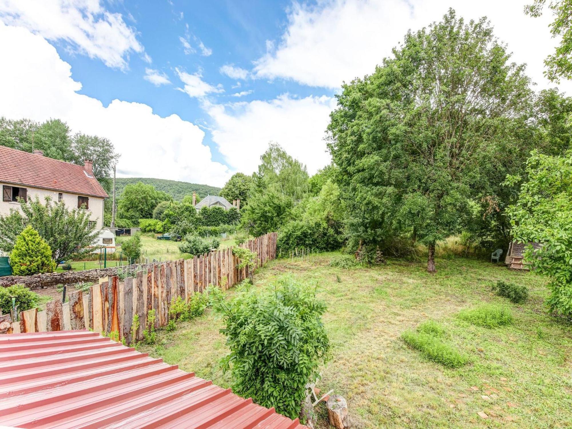 Traditional Holiday Home In Brinon Sur Beuvron Bagian luar foto